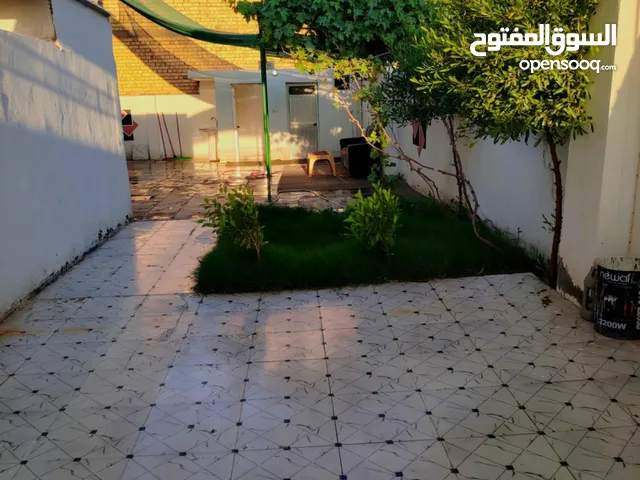 225 m2 4 Bedrooms Townhouse for Sale in Karbala Oun