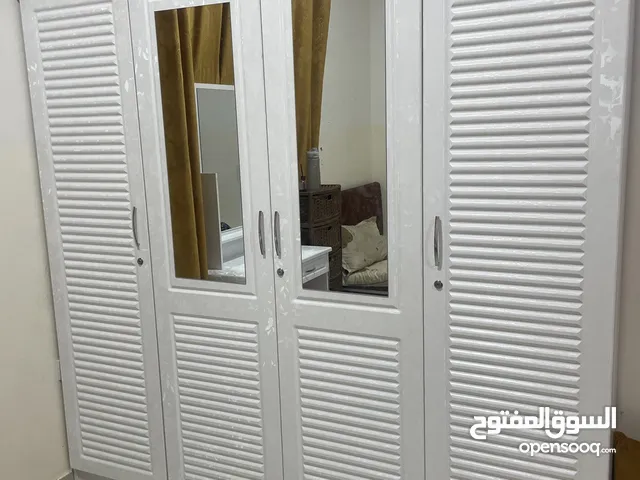 خزانة( دولاب ) و تواليت او تسريحة