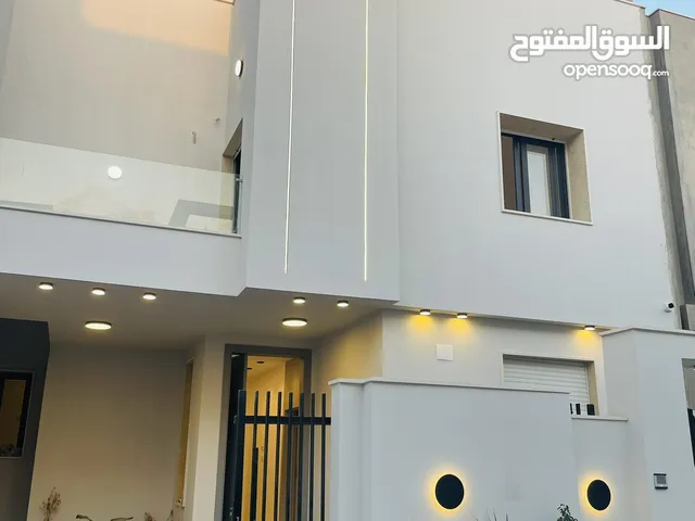 340 m2 More than 6 bedrooms Villa for Sale in Tripoli Al-Serraj