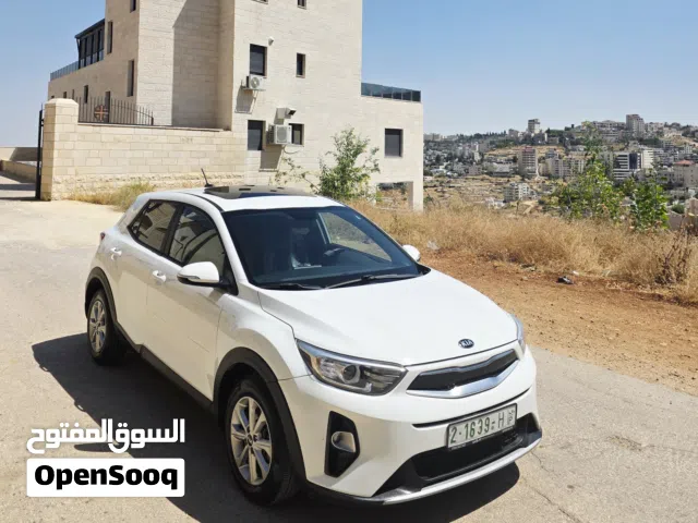 2020 كيا ستونيك Standard