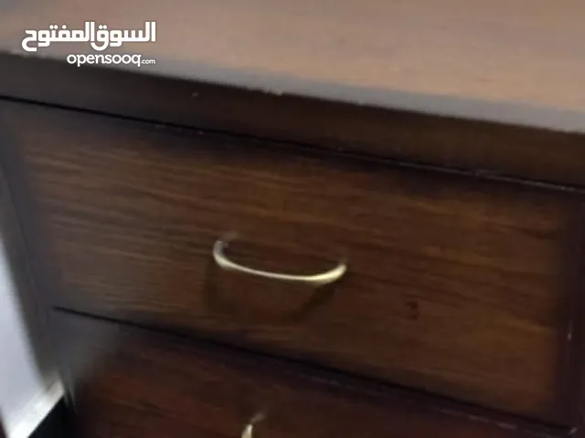 غرفه زان خشب نضيف مع فرشه