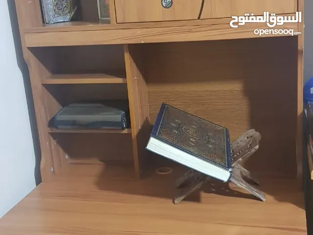 مكتب شبه جديد..