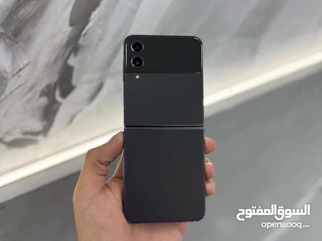 Samsung Galaxy Z Flip 4 256 GB in Amman