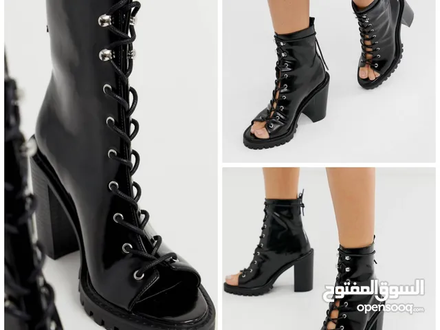 Black boots heeled
