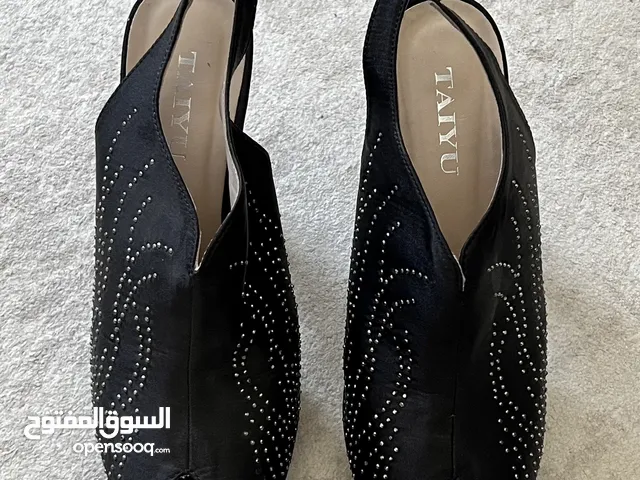 Black With Heels in Sharjah