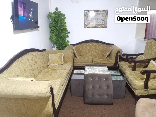 طقم كنب 7 مقاعد تفصيل ثقيل جدا مع طاوله وسط وطربيزات عدد 4
