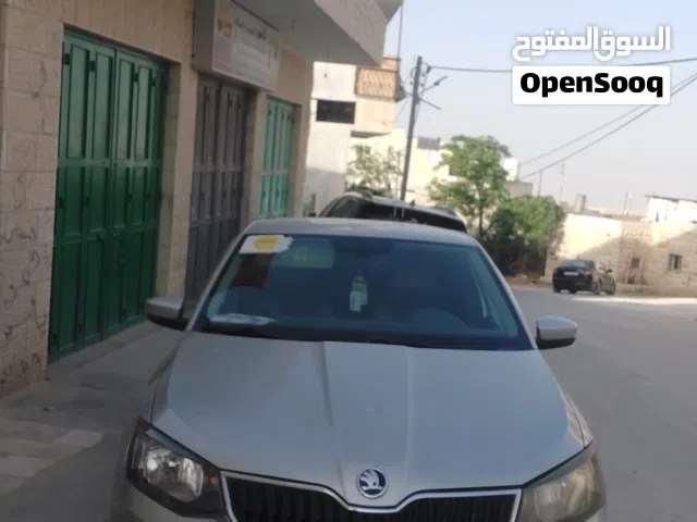 2016 سكودا فابيا Standard