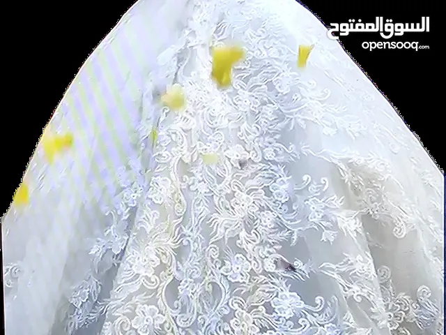 فستان زفاف للبيع استعمال مره
