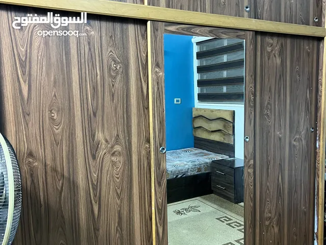 غرفة نوم شبابية مستعملة للبيع