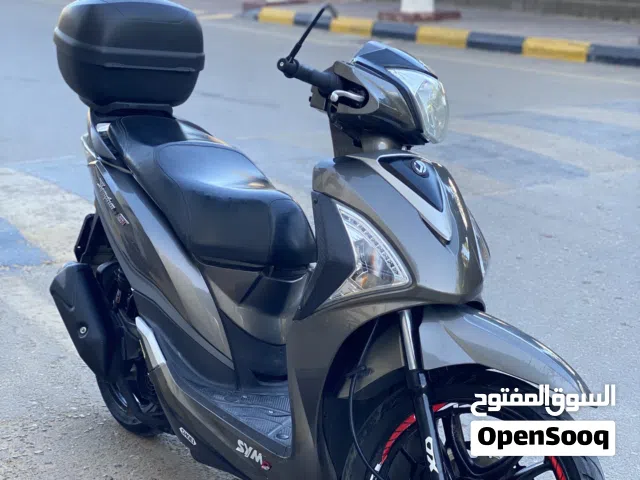 موطو sym  st ربي ايبارك 150 محرك ماشيه 14موطو رساله مفتوحه ثلاته مفاتيح استراد سوسري رساله مفتوحه