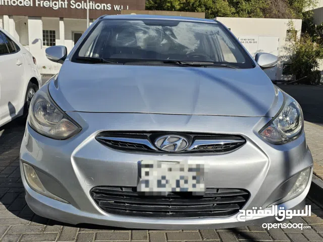 Hyundai Accent 2012