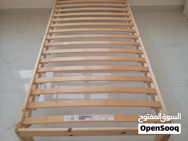 أسرة خشب ممتازين للبيع
