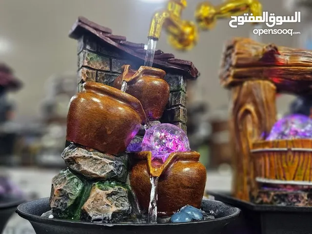 نافورة فخارية 3 جرار – لمسة فخامة لبيتك تدفّق مي متدرّج من 3 جرار بصوت هادي بعمل أجواء استرخاء