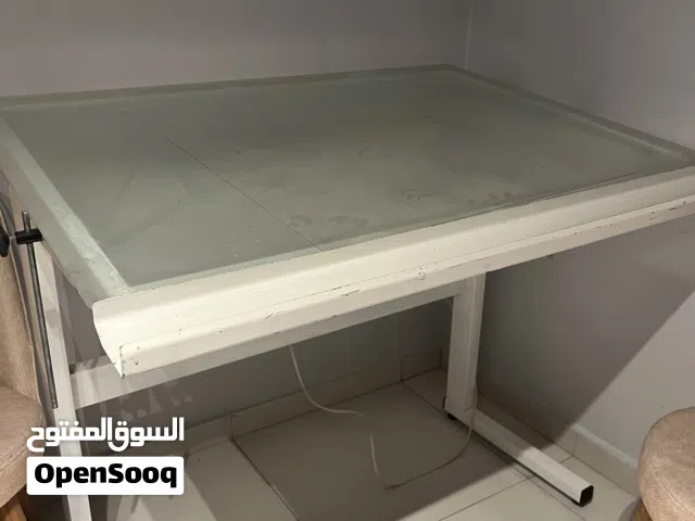 مرسم هندسي مع اضاءة واضحة للبيع بسعر مغري