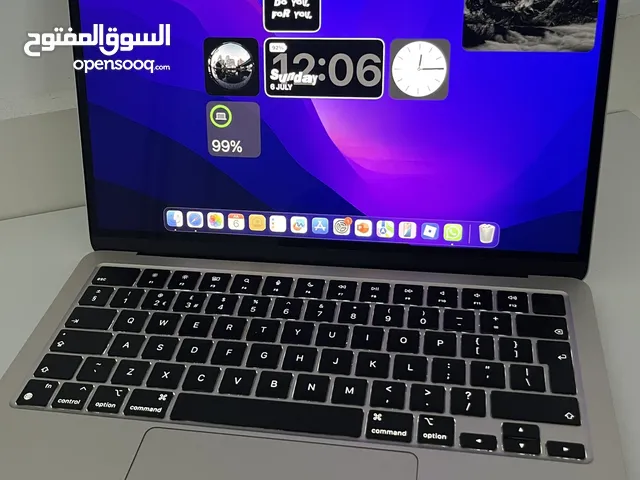 MacBook Air 2022 M2 13.6’ 256GB 8 Ram للبيع استعمال نظيف
