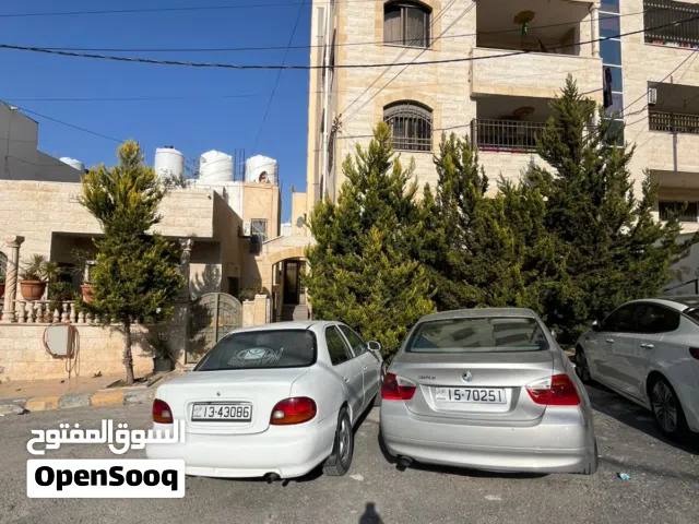 شقه للايجار سوبر ديلوكس غرفتين وصالون ومطبخ وحمامين وبيكون الزرقاء  جبل طارق بجانب مثلث الاقصى