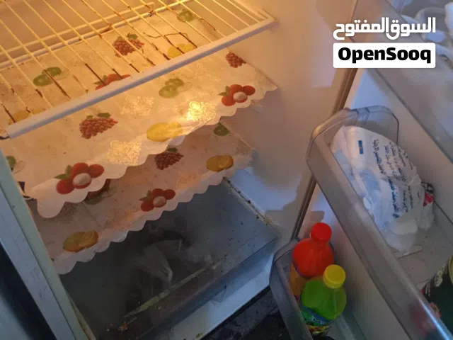 ثلاجه للبيع حجم وسط