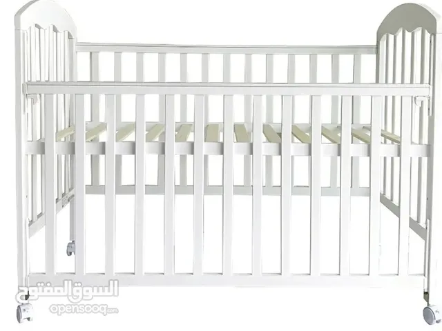 Wooden Babies Bed With Elegant Design With 3 haights And Mosquito Net High