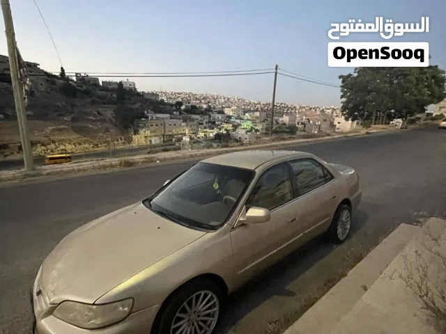 2001 هوندا اكورد Standard
