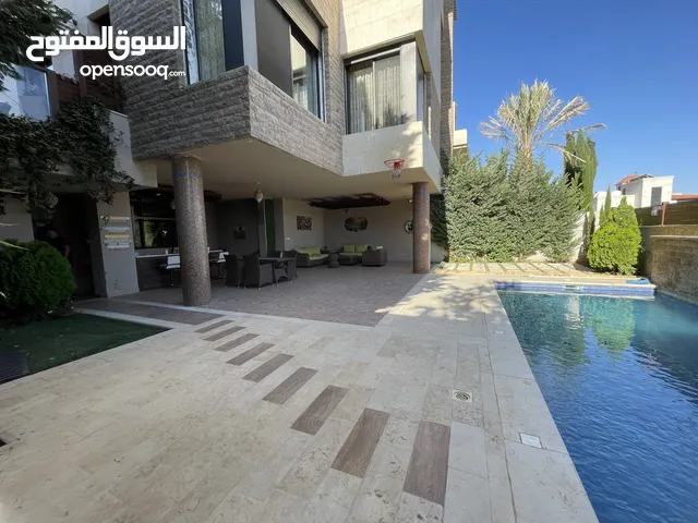 750m2 More than 6 bedrooms Villa for Sale in Amman Al-Thuheir