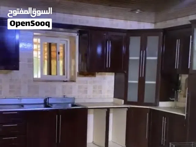 للايجار دور ارضي مع دور اول القصر قطعة 4ب