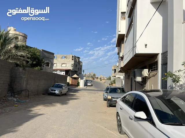 محل للإجار بالقرب من الرئيسي شارع الجملة ويمشي حتي مخزن