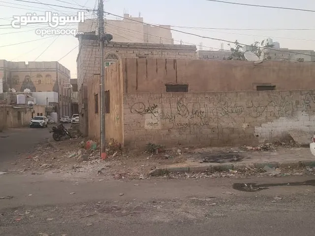 بيت عرطه للبيع شارع تعز قريب جوله المرور