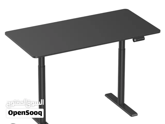 Gaming table hydraulic motor adjustable