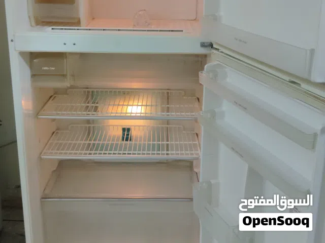 نبيع ثلاجه هيتاشي حجم كبير 24 قدم بحاله ممتازه استخدام بحاله ممتازه معا التوصل التشغيل والكفاله