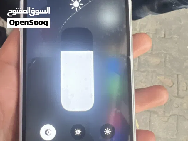 ايفون 8 بلاس نظيف مش مغير فيه شي جديد مخزن