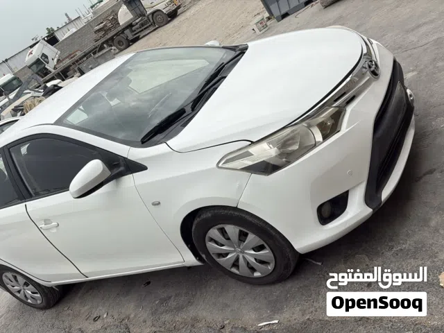 2015 تويوتا يارس E