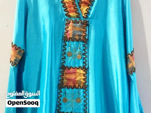 تصفية ملابس أنيقة بحالة ممتازة
