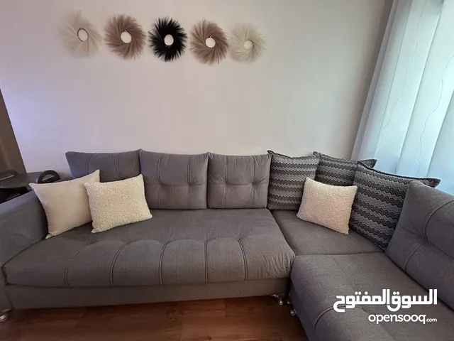 بيع طقم كنب طقم لغرفة الجلوس بحالة جديدة استخدام خفيف