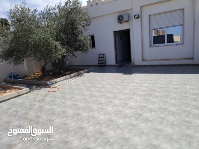 2 Bedrooms Chalet for Rent in Tripoli Ain Zara