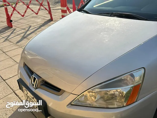 هندا اكورد2004 Honda Accord بحالة ممتاز