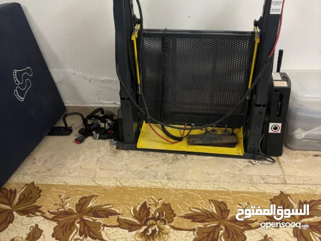 جهاز نقل المريض إلى السيارة