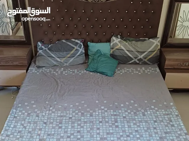 غرفة نوم كاملة ، صناعة تركية ، لون جوزي ، بحالة ممتازة للبيع