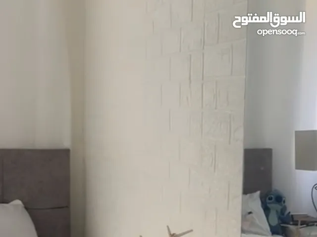 لاصق جدران  قوي جدا  ابيض  نفس الحجم  27حبه