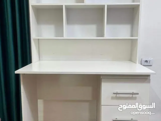 مكتب دراسي وديكور