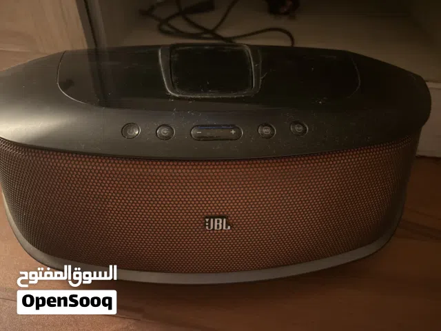 مشغل صوت ومكبر مع بلوتوث و شاحن تليفون