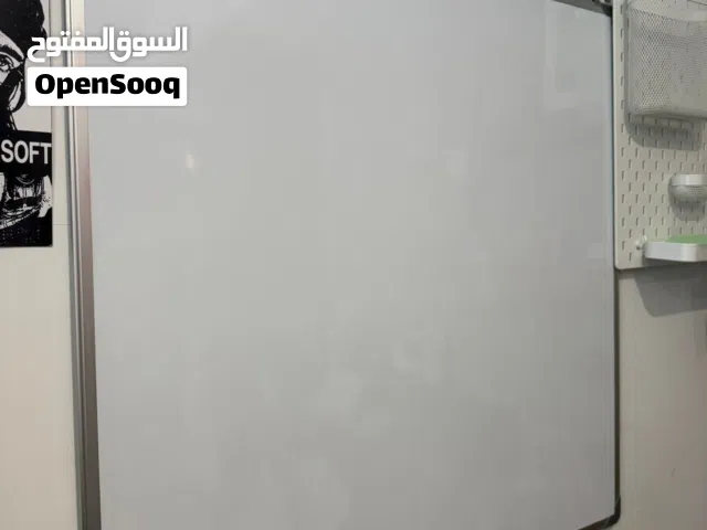 Whiteboard w/ attachable marker tray