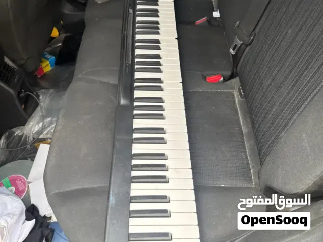 بيانو بإيقاعات مختلفه