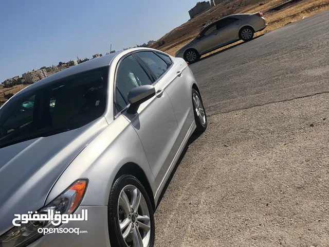 فورد فيوجن هايبرد 2018 لون فضي للبيع