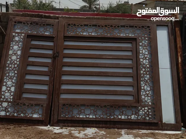 باب سحاب طول مرتين وعرض 3مترات وباب تفصال دراجه اوله حديد ثقيل والله فصلتع