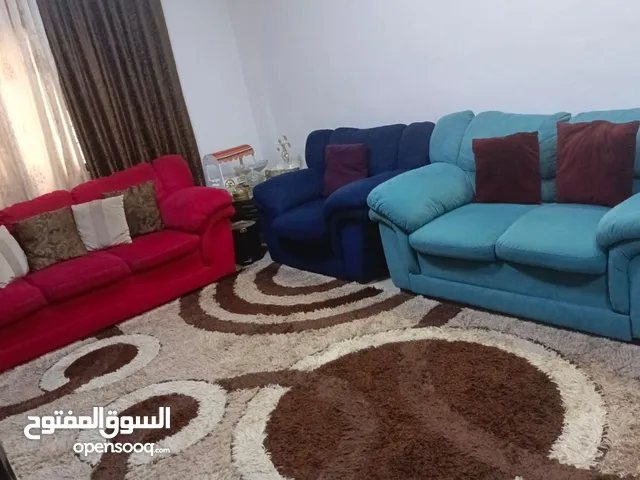 طقم كنب دب 7 مقاعد تفصيل يحتاج صيانه بسيطه