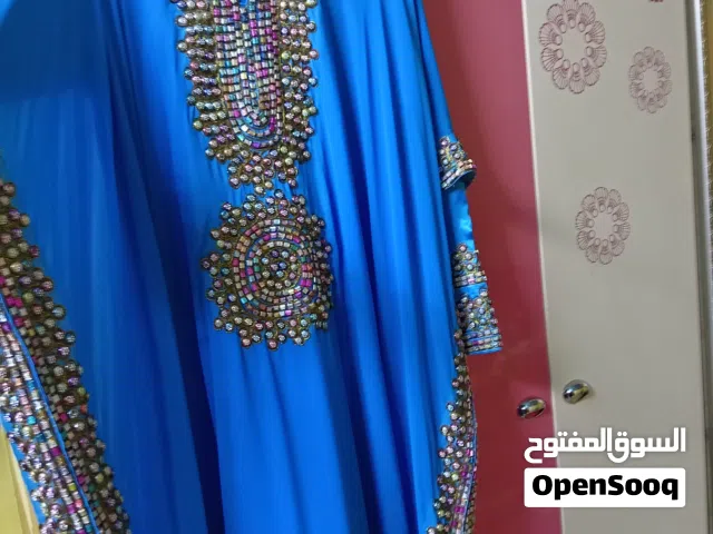 ملابس للبيع