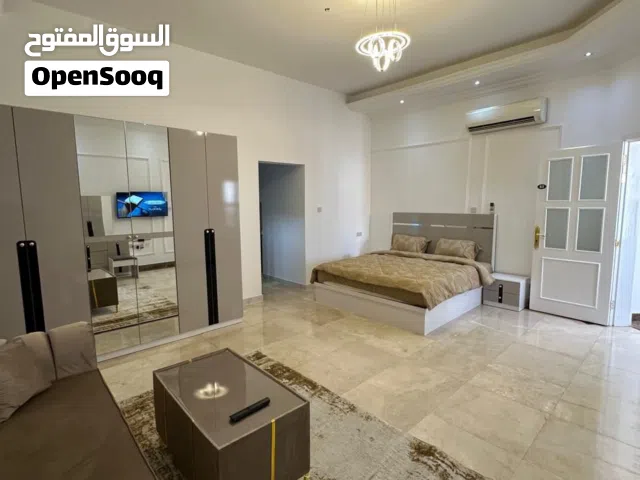 للإيجار استوديو مفروش في منطقة العقابية قرب خزانات أدنوك