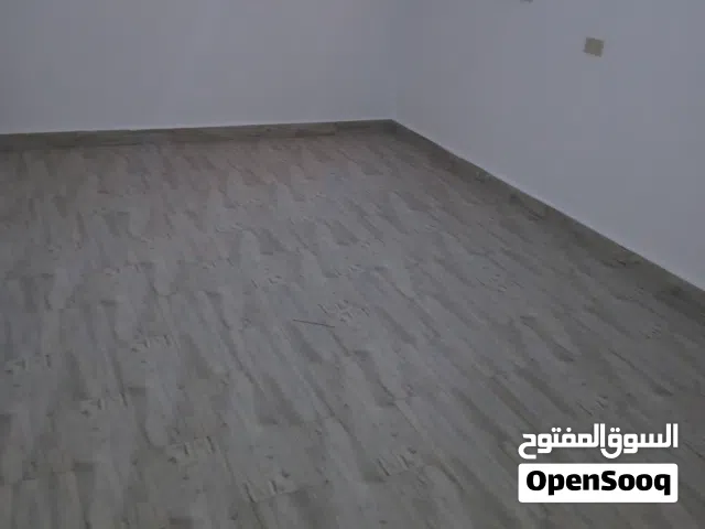 للبيع شقة في الدريبي شارع الخروب الدور الربع الميزة الي فيها الشقة انها اعلي الوجه وديارها اكبر
