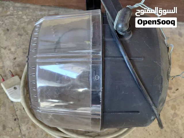 الجهاز عبارة عن ضوء وامض (Strobe Light) يُستخدم عادةً في الحفلات أو الديسكو لخلق تأثيرات بصرية.