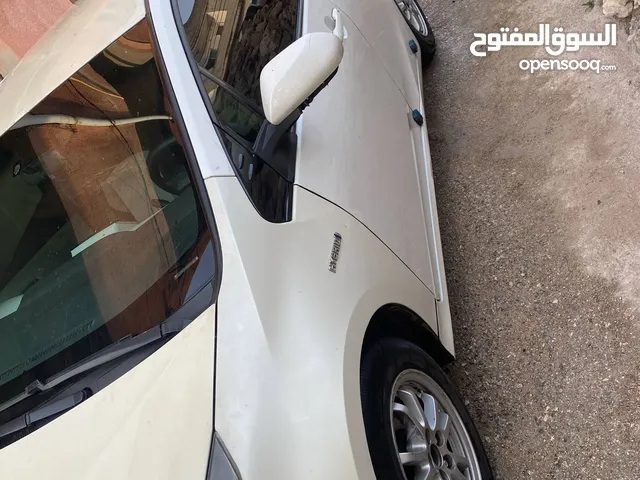 تويوتا بريوس 2016